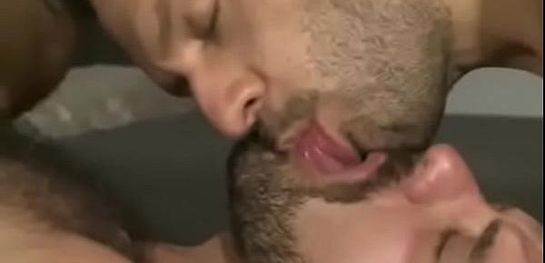 Climax with hot tongues kissing - Xavi Durán, Felipe Ferro, Manuel Galeno